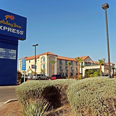 Holiday Inn Express Calexico, An Ihg Hotel Esterno foto