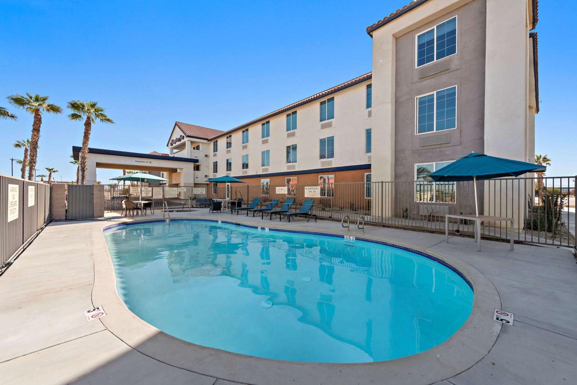 Hampton Inn By Hilton Calexico Esterno foto